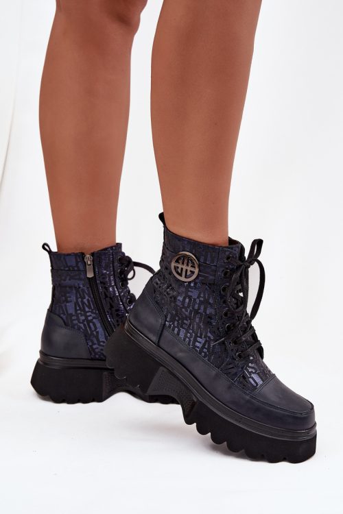 Platform boots model 222950 Step in style