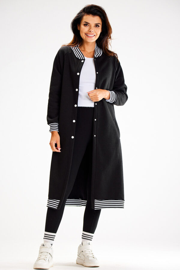 1000417 Sweatshirt model 187130 awama