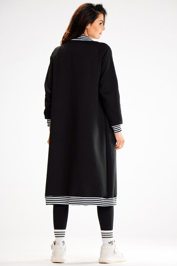 1000418 Sweatshirt model 187130 awama