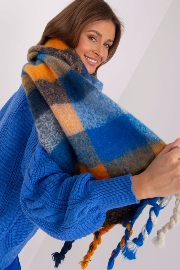 Shawl model 191716 AT