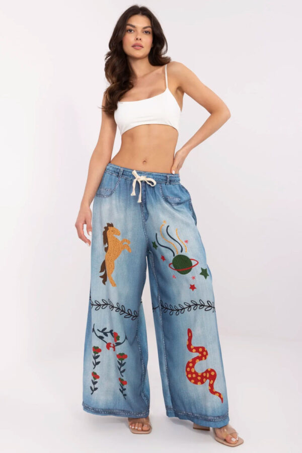 1068674 Women trousers model 210029 Italy Moda