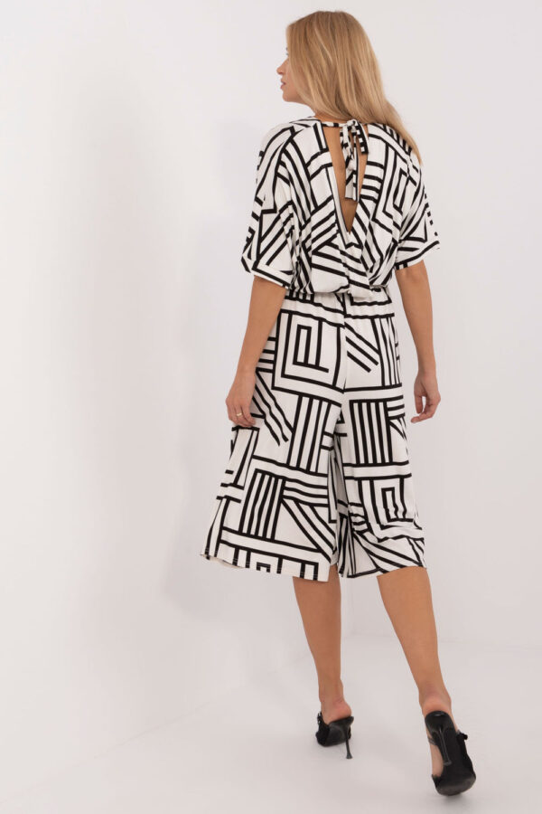 Suit model 214445 Lakerta