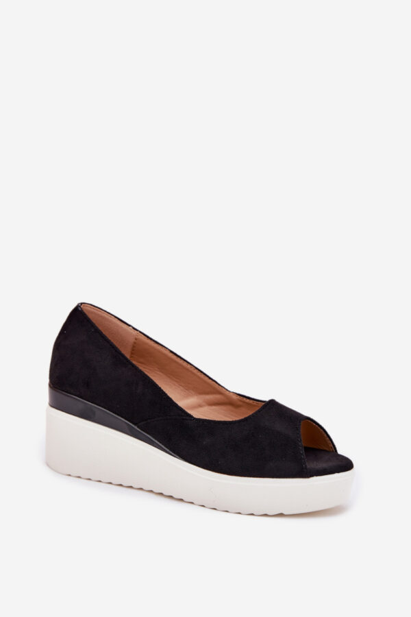 1084182 Buskin model 214986 Step in style