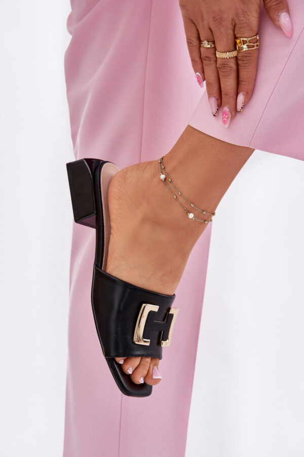 1087257 Flip-flops model 215983 Step in style