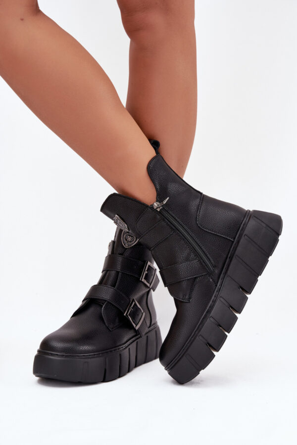 Platform boots model 216832 Step in style