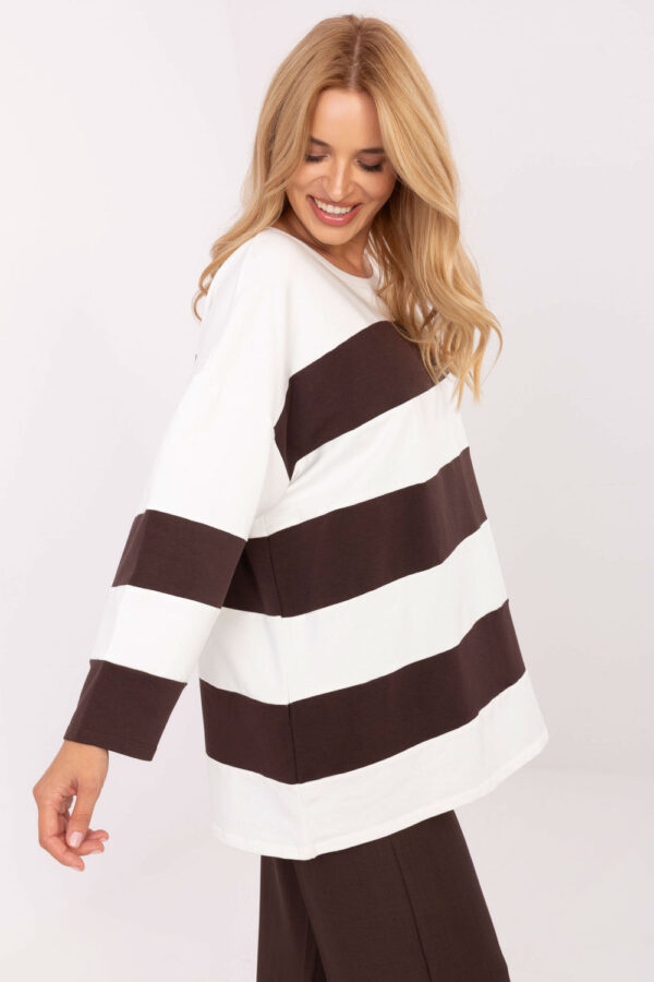 Blouse model 217032 Relevance