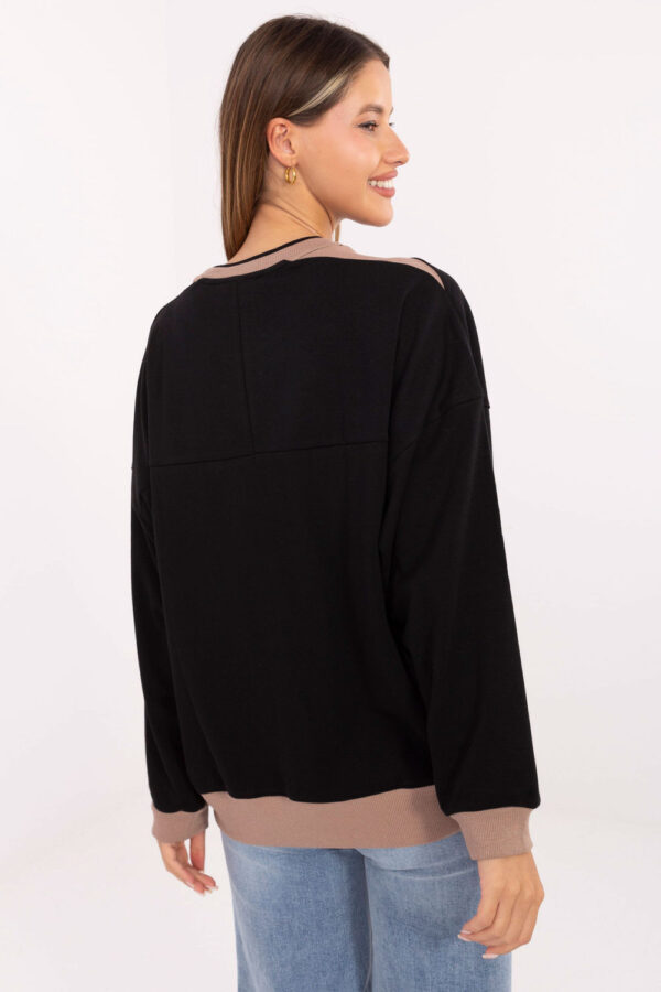 1095868 Sweatshirt model 218850 Relevance