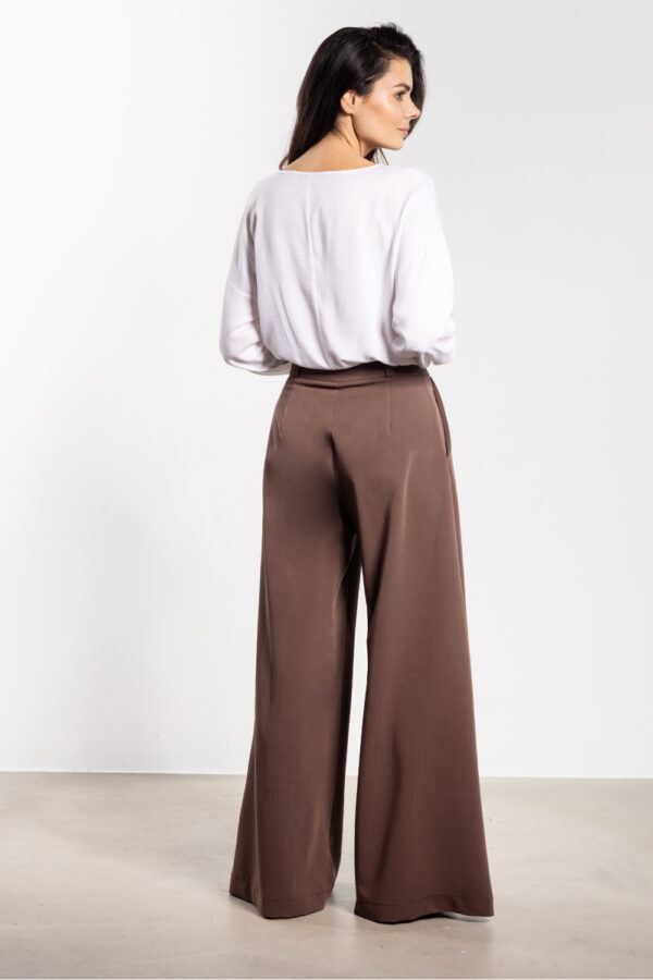 Women trousers model 218988 awama