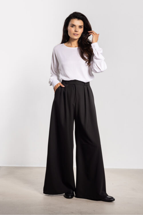Women trousers model 218989 awama