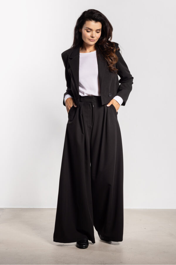 Women trousers model 218989 awama