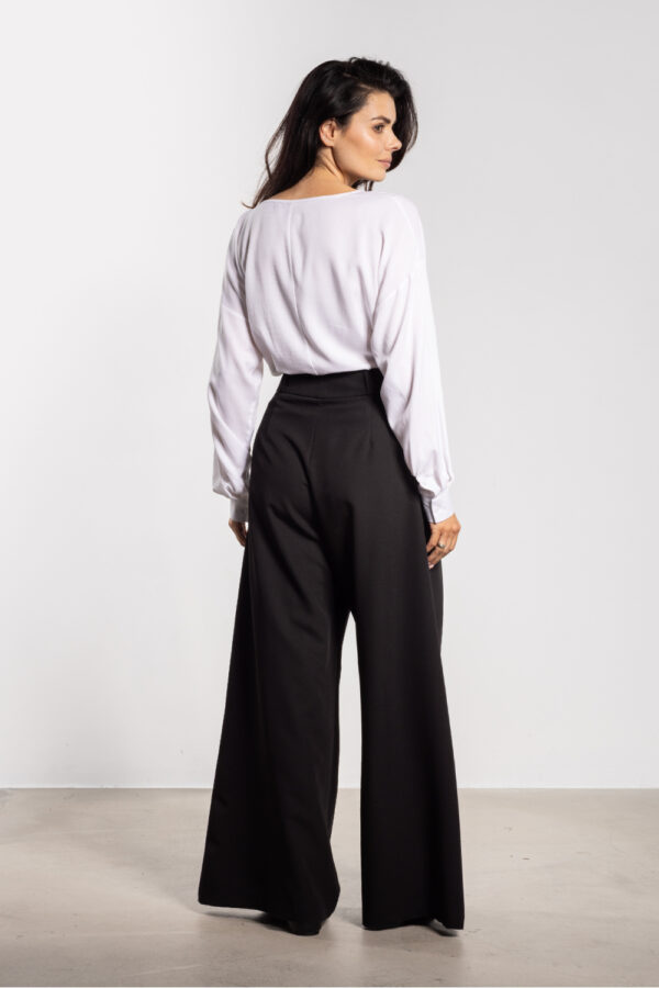 Women trousers model 218989 awama