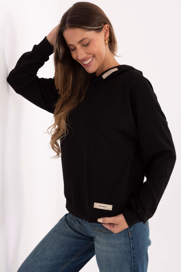 1100722 Sweatshirt model 220419 Relevance
