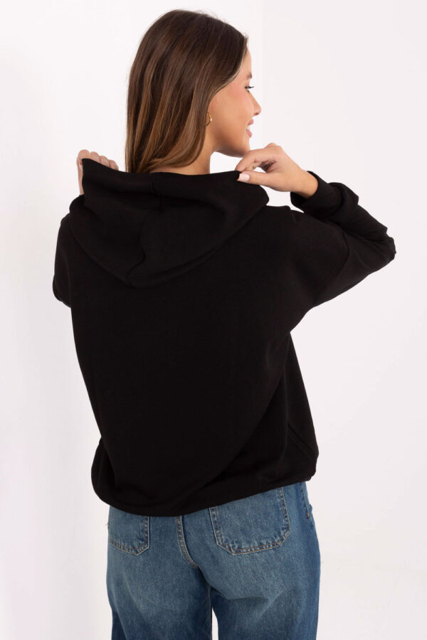 1100723 Sweatshirt model 220419 Relevance