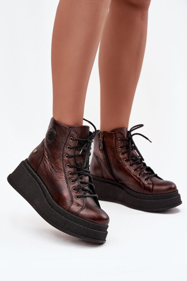 Platform boots model 220500 Step in style