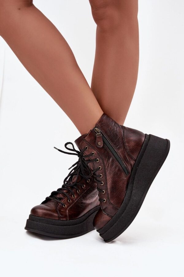 Platform boots model 220500 Step in style