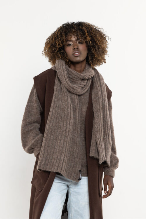 Shawl model 220843 awama