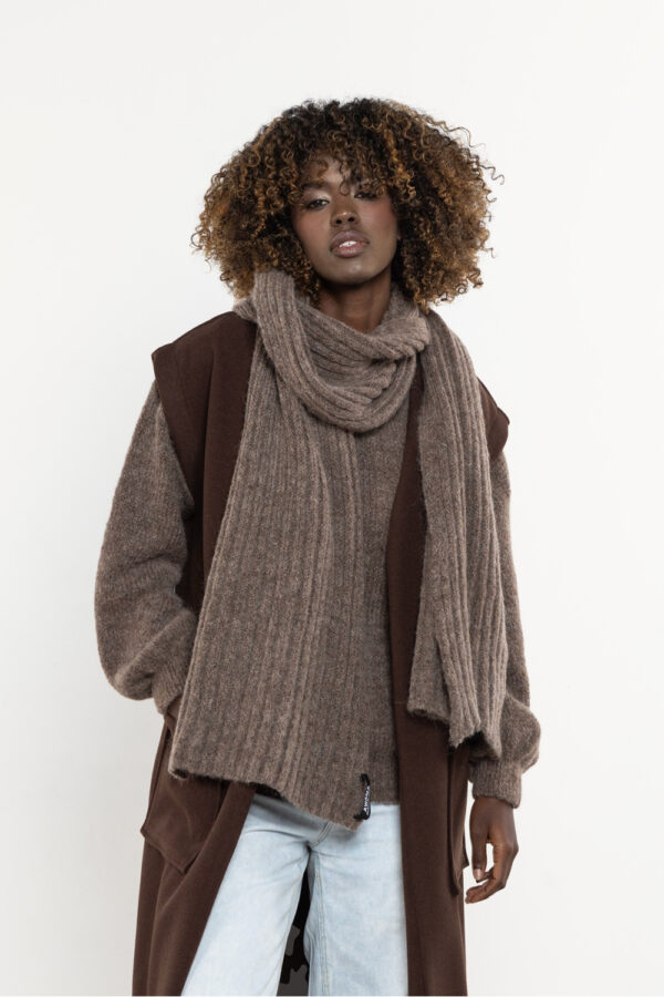 Shawl model 220843 awama