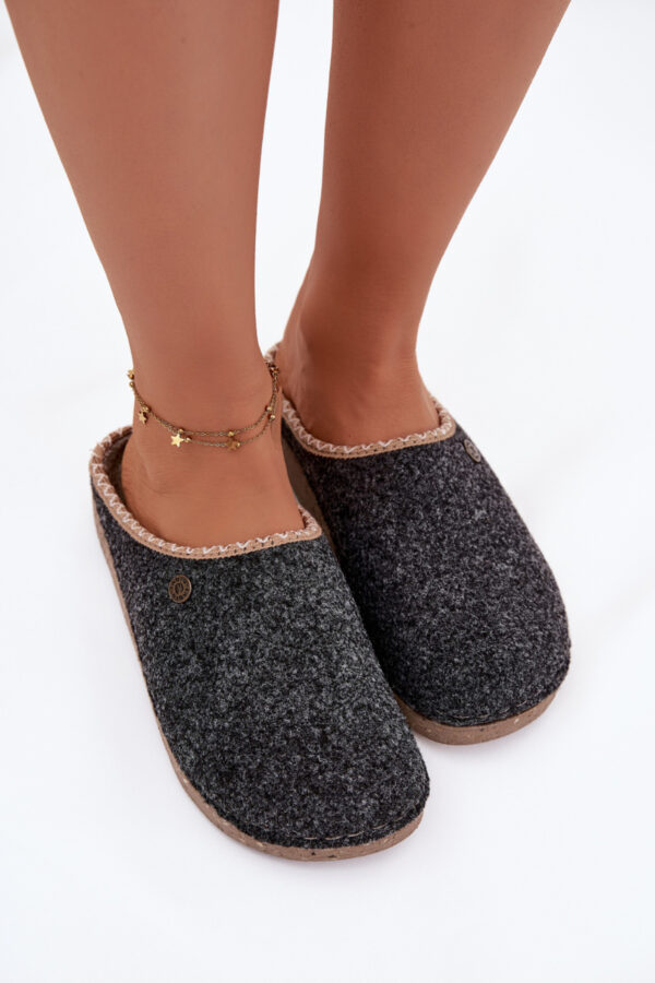 Slippers model 222277 Step in style