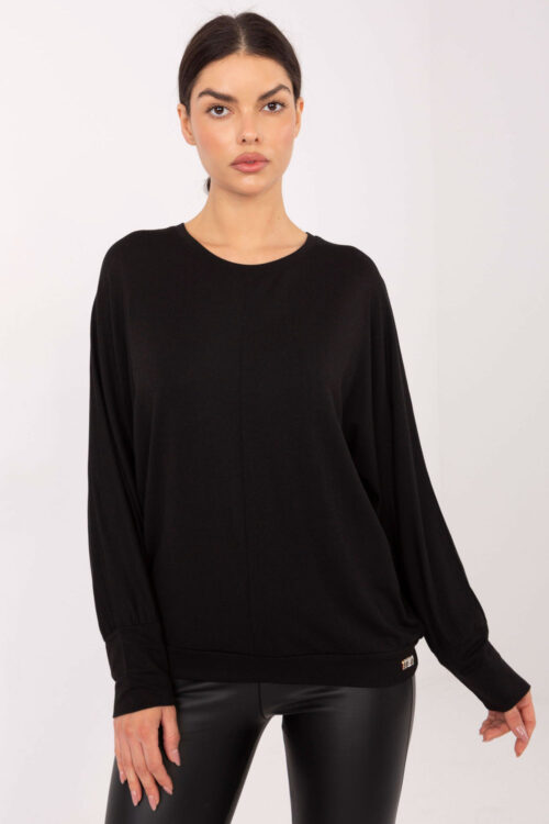 Blouse model 222423 Relevance