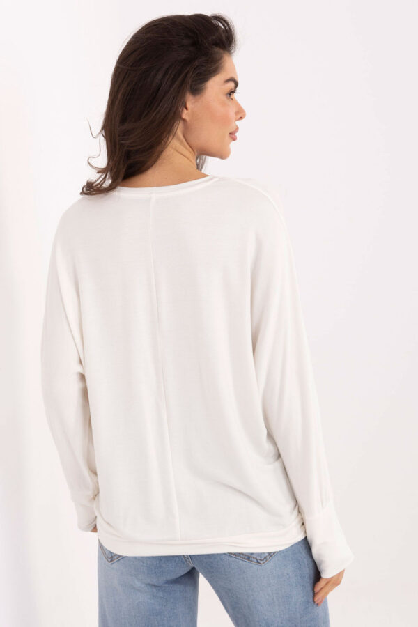Blouse model 222424 Relevance