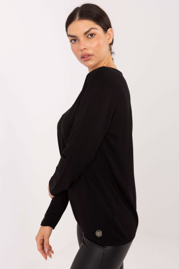 Blouse model 222429 Relevance