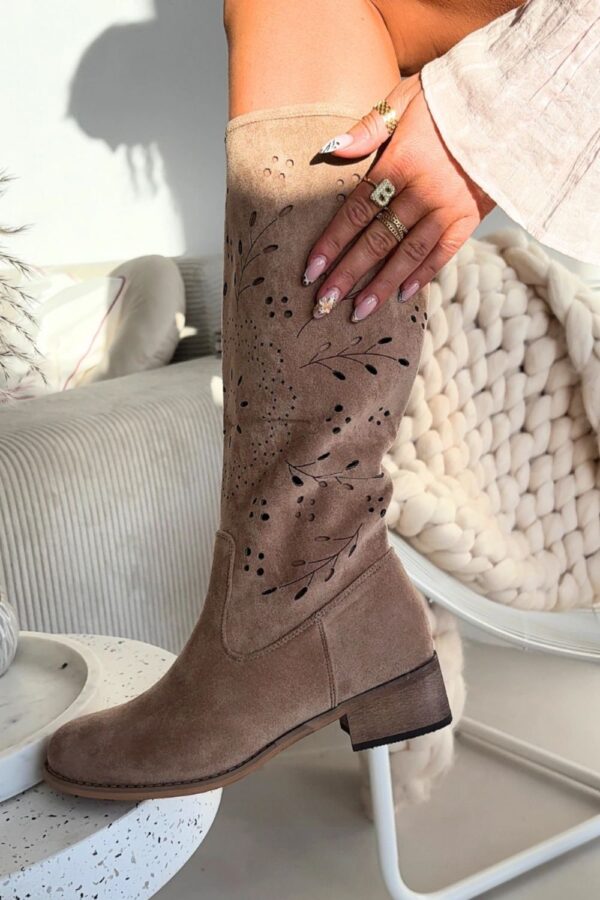 Open-work Boots model 222526 Step in style