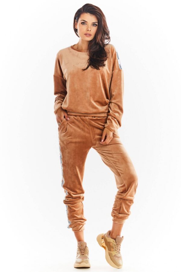 893225 Sweatshirt model 149766 awama