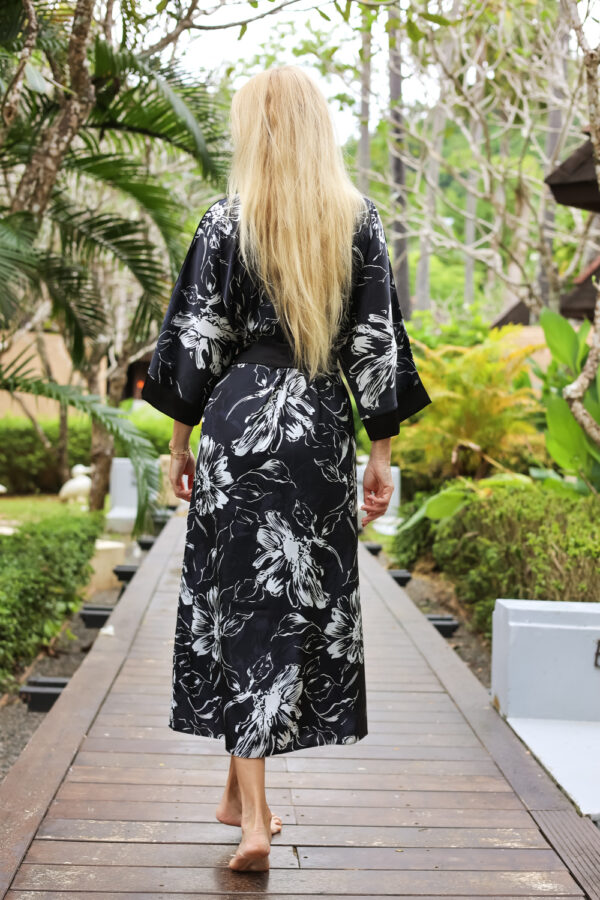 Long bathrobe model 209072 Kalimo