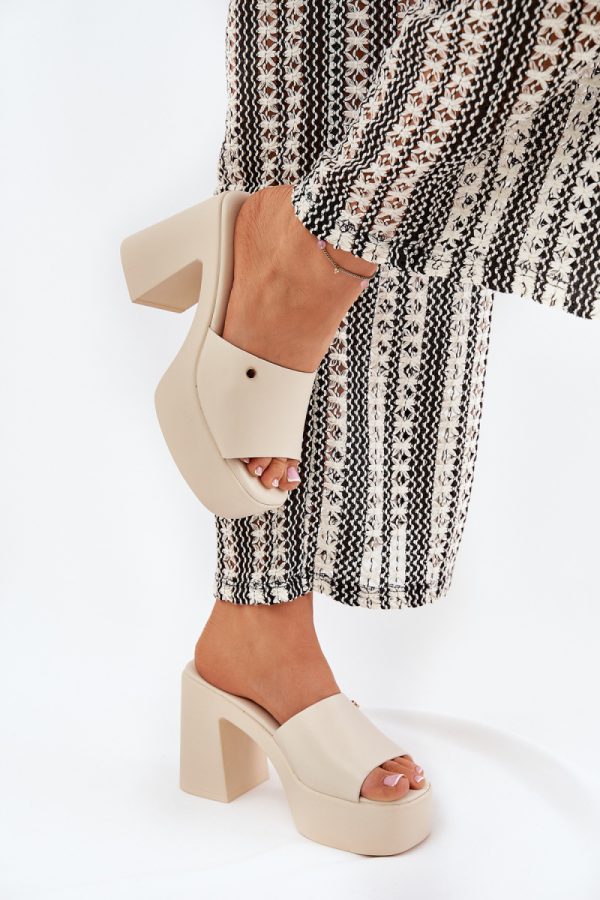 Heeled sandals model 209943 Step in style