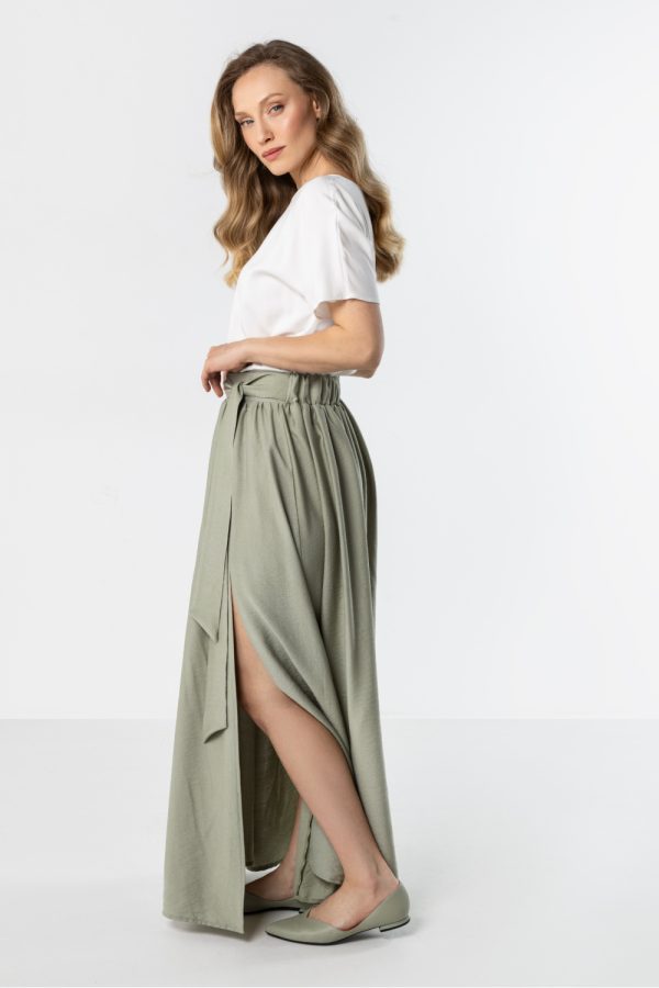 Long skirt model 225331 awama