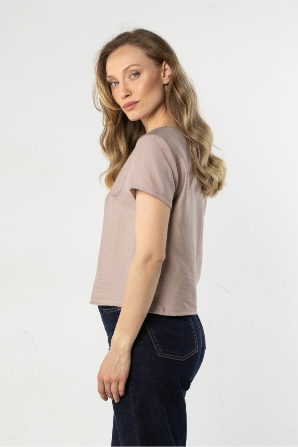 Blouse model 225337 awama